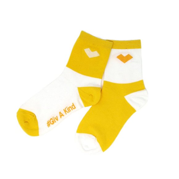 organic cotton, new, crew socks, heart design, mismatch style, size 6-12, unisex - Picture 2 of 6